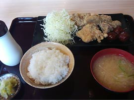 小田原三平店内写真3