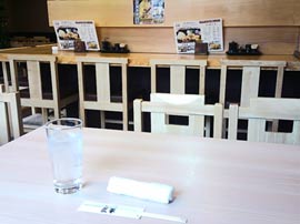 小田原三平店内写真4