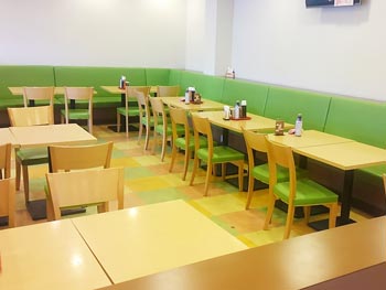 鮎沢SEフードコート2