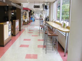 鮎沢SEフードコート3