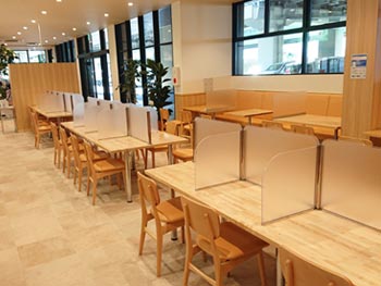 市川SA店内2